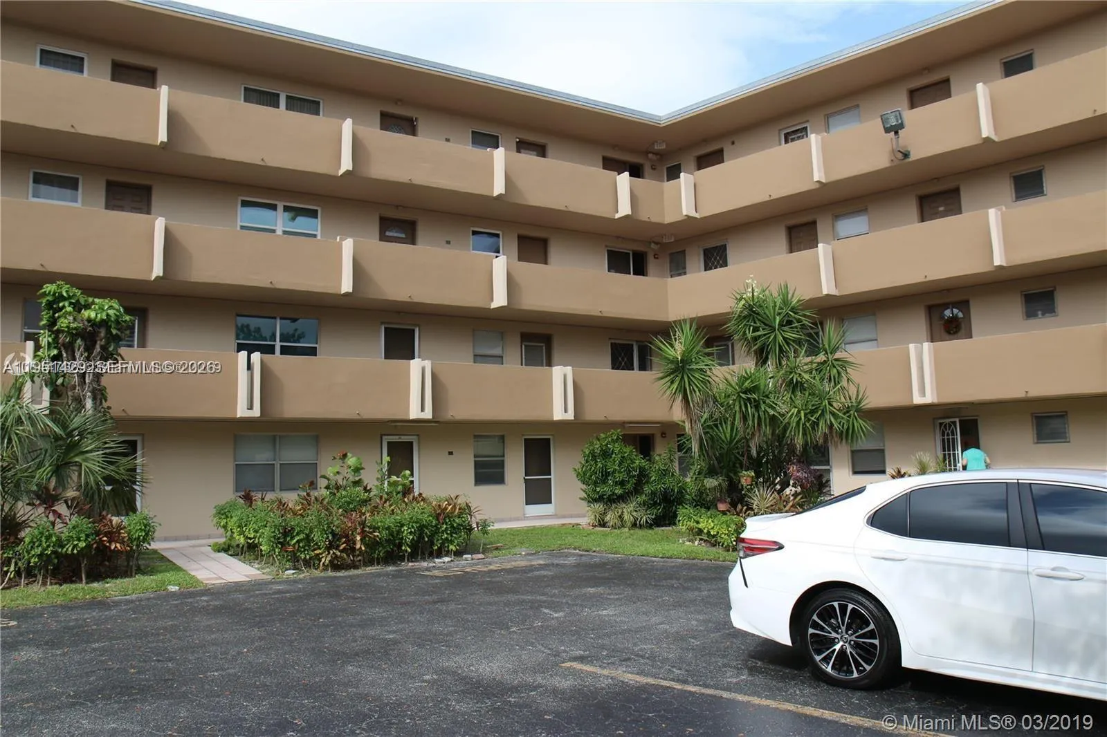 1401 Ne 191st St D217, Miami, Florida 33179, Miami, Florida 33179, 2 Bedrooms Bedrooms, ,2 BathroomsBathrooms,Residential Lease,For Rent,1401 Ne 191st St D217, Miami, Florida 33179,A11951429