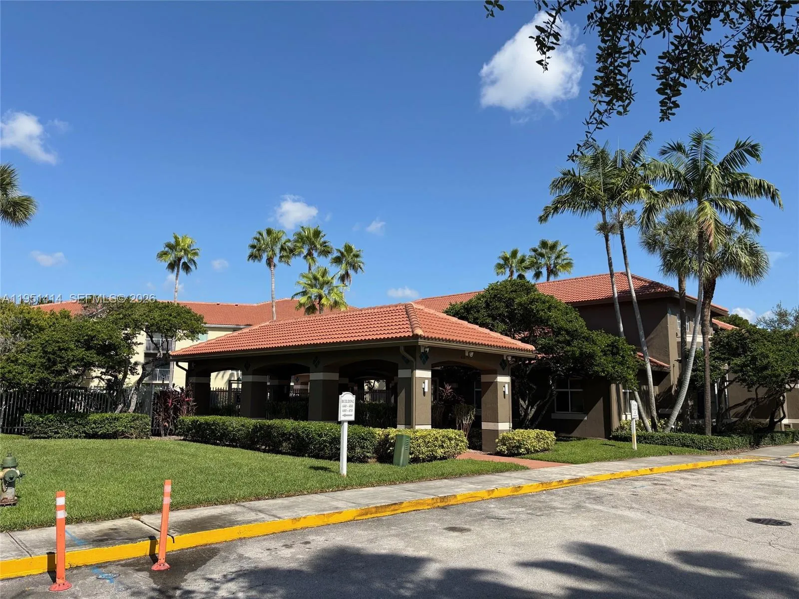 450 S Park Rd 5-104, Hollywood, Florida 33021, Hollywood, Florida 33021, 2 Bedrooms Bedrooms, ,1 BathroomBathrooms,Residential,For Sale,450 S Park Rd 5-104, Hollywood, Florida 33021,A11951414