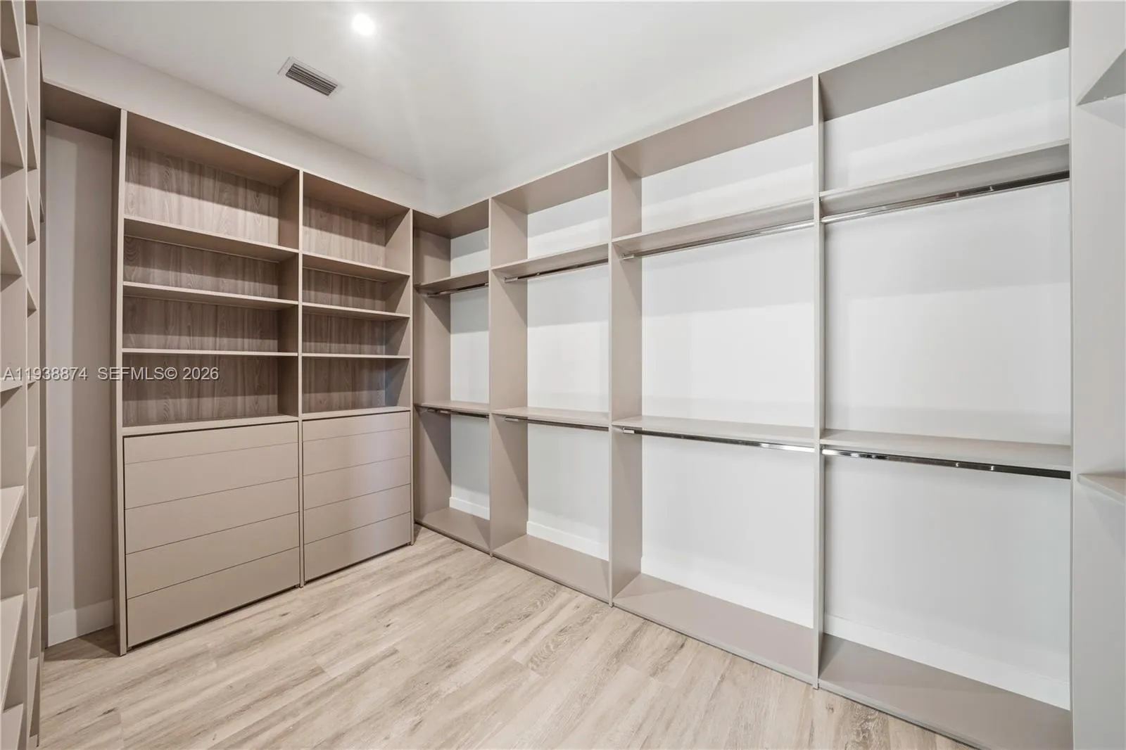 1117 Se 9th St, Fort Lauderdale, Florida 33316, Fort Lauderdale, Florida 33316, 6 Bedrooms Bedrooms, ,4 BathroomsBathrooms,Residential,For Sale,1117 Se 9th St, Fort Lauderdale, Florida 33316,A11938874