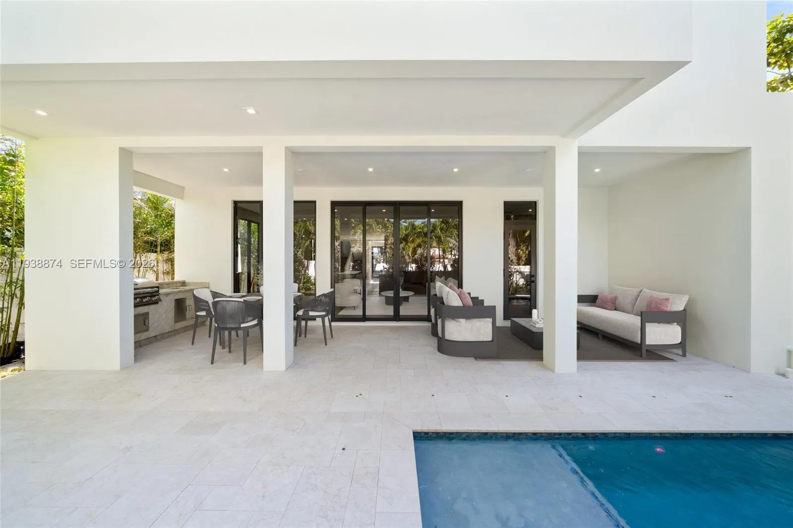 virtual staged furniture and decor.