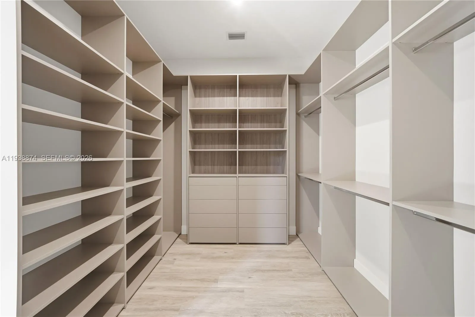 1117 Se 9th St, Fort Lauderdale, Florida 33316, Fort Lauderdale, Florida 33316, 6 Bedrooms Bedrooms, ,4 BathroomsBathrooms,Residential,For Sale,1117 Se 9th St, Fort Lauderdale, Florida 33316,A11938874