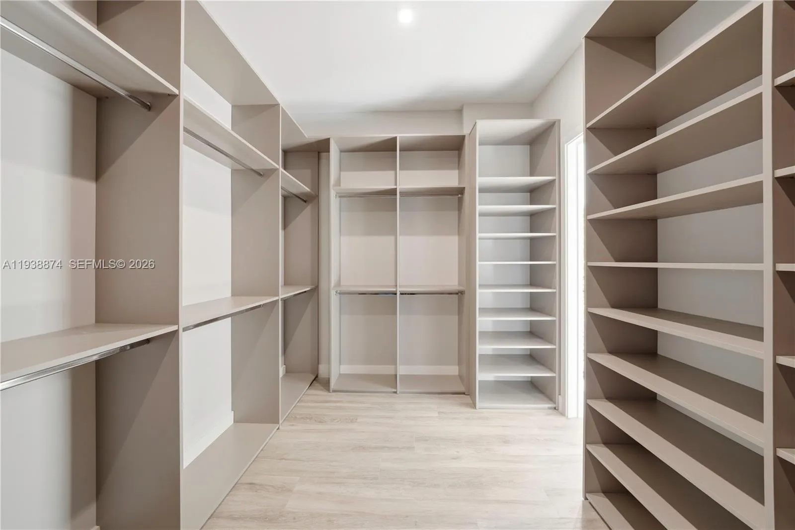 1117 Se 9th St, Fort Lauderdale, Florida 33316, Fort Lauderdale, Florida 33316, 6 Bedrooms Bedrooms, ,4 BathroomsBathrooms,Residential,For Sale,1117 Se 9th St, Fort Lauderdale, Florida 33316,A11938874