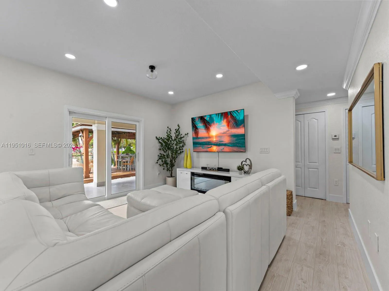 5226 Sw 160th Ave, Miami, Florida 33185, Miami, Florida 33185, 4 Bedrooms Bedrooms, ,3 BathroomsBathrooms,Residential,For Sale,5226 Sw 160th Ave, Miami, Florida 33185,A11951016