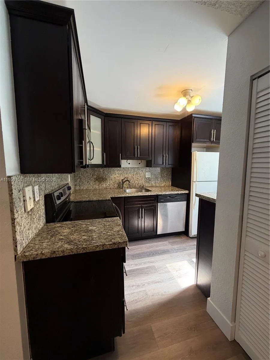 300 Gardens Dr 104, Pompano Beach, Florida 33069, Pompano Beach, Florida 33069, 2 Bedrooms Bedrooms, ,1 BathroomBathrooms,Residential Lease,For Rent,300 Gardens Dr 104, Pompano Beach, Florida 33069,A11950736