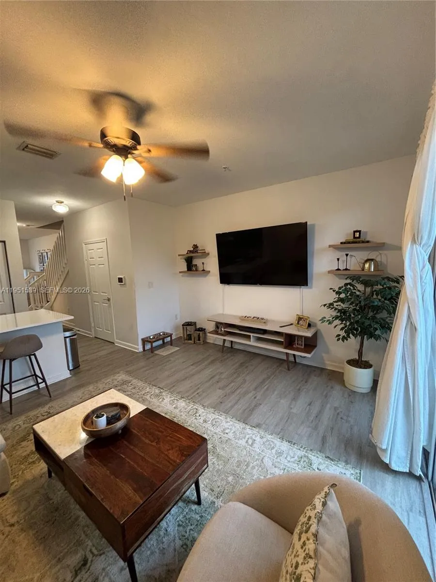 2819 Se 1st Dr 8, Homestead, Florida 33033, Homestead, Florida 33033, 3 Bedrooms Bedrooms, ,2 BathroomsBathrooms,Residential,For Sale,2819 Se 1st Dr 8, Homestead, Florida 33033,A11951539