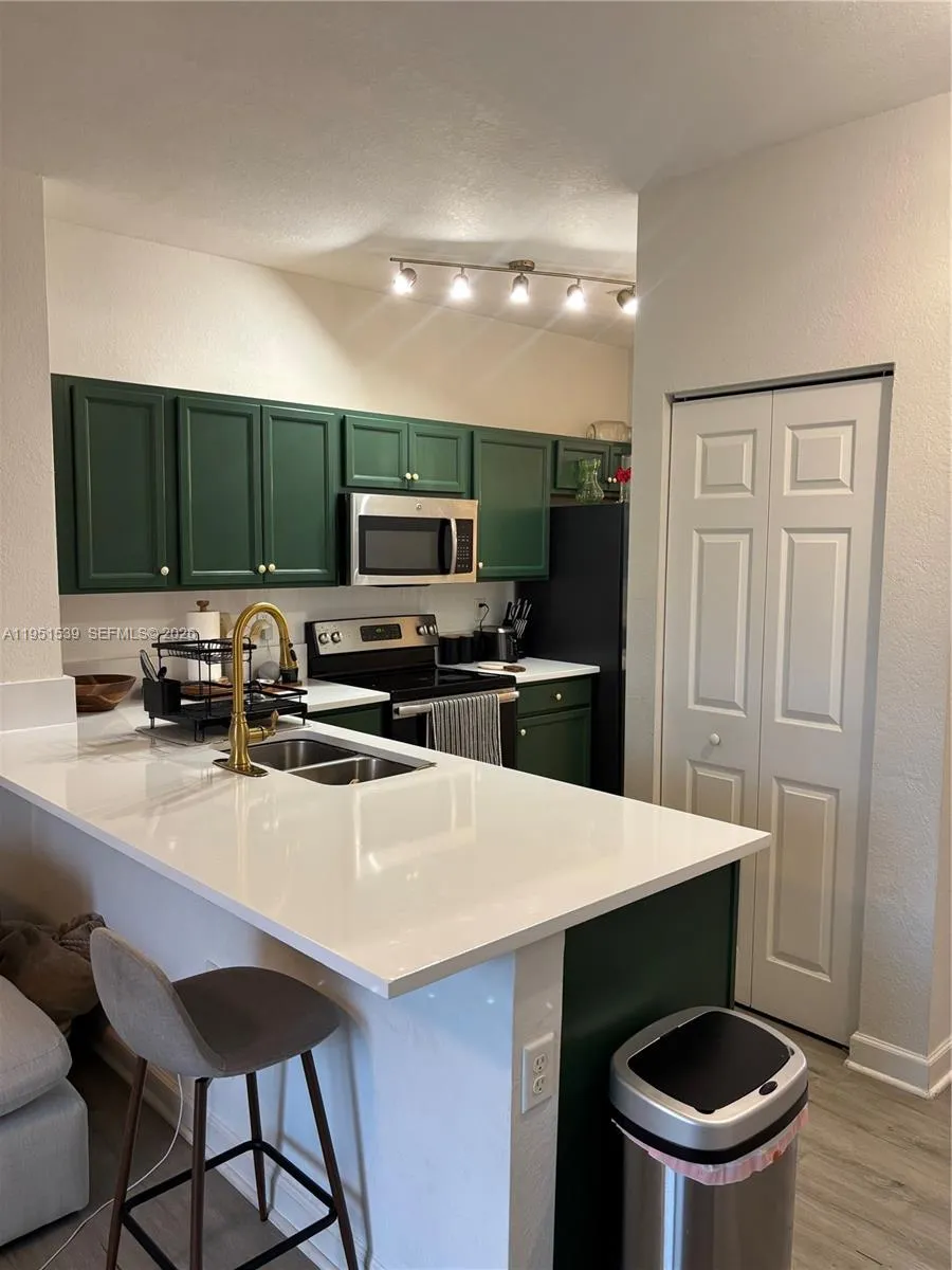 2819 Se 1st Dr 8, Homestead, Florida 33033, Homestead, Florida 33033, 3 Bedrooms Bedrooms, ,2 BathroomsBathrooms,Residential,For Sale,2819 Se 1st Dr 8, Homestead, Florida 33033,A11951539