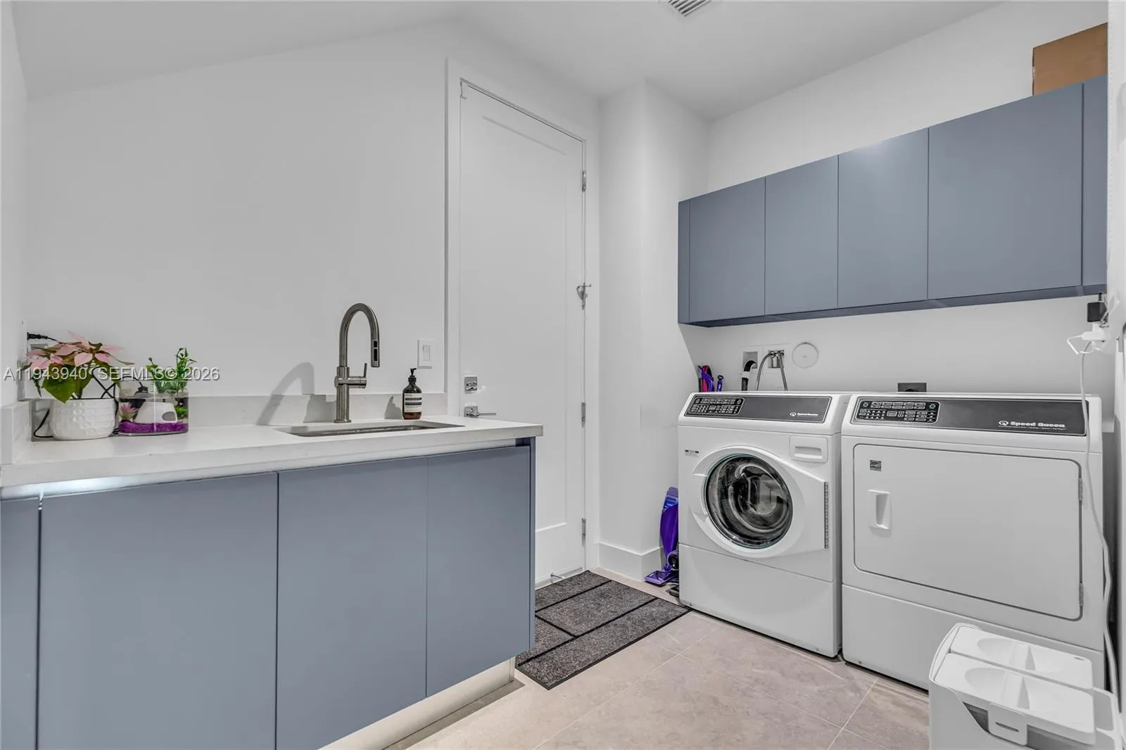 5765 Sw 104th Ter, Cooper City, Florida 33328, Cooper City, Florida 33328, 5 Bedrooms Bedrooms, ,6 BathroomsBathrooms,Residential,For Sale,5765 Sw 104th Ter, Cooper City, Florida 33328,A11943940