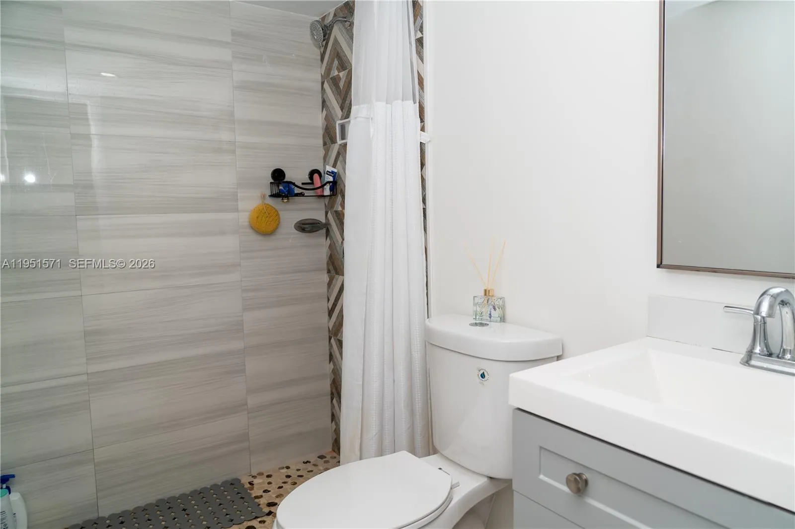 854 Nw 87th Ave 405, Miami, Florida 33172, Miami, Florida 33172, 2 Bedrooms Bedrooms, ,2 BathroomsBathrooms,Residential,For Sale,854 Nw 87th Ave 405, Miami, Florida 33172,A11951571