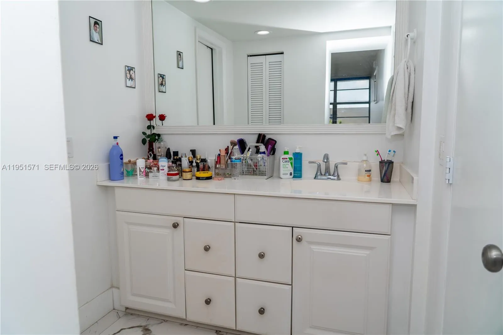 854 Nw 87th Ave 405, Miami, Florida 33172, Miami, Florida 33172, 2 Bedrooms Bedrooms, ,2 BathroomsBathrooms,Residential,For Sale,854 Nw 87th Ave 405, Miami, Florida 33172,A11951571