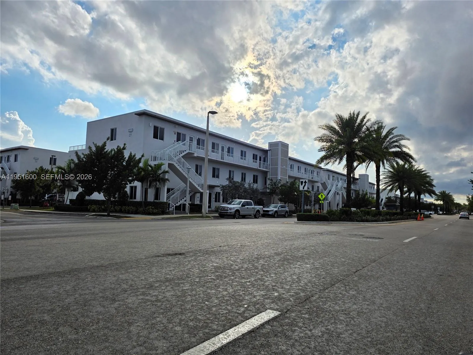 10270 Nw 66th St 303, Doral, Florida 33178, Doral, Florida 33178, 3 Bedrooms Bedrooms, ,2 BathroomsBathrooms,Residential,For Sale,10270 Nw 66th St 303, Doral, Florida 33178,A11951600