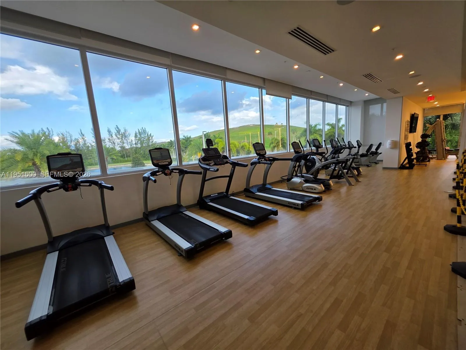 10270 Nw 66th St 303, Doral, Florida 33178, Doral, Florida 33178, 3 Bedrooms Bedrooms, ,2 BathroomsBathrooms,Residential,For Sale,10270 Nw 66th St 303, Doral, Florida 33178,A11951600