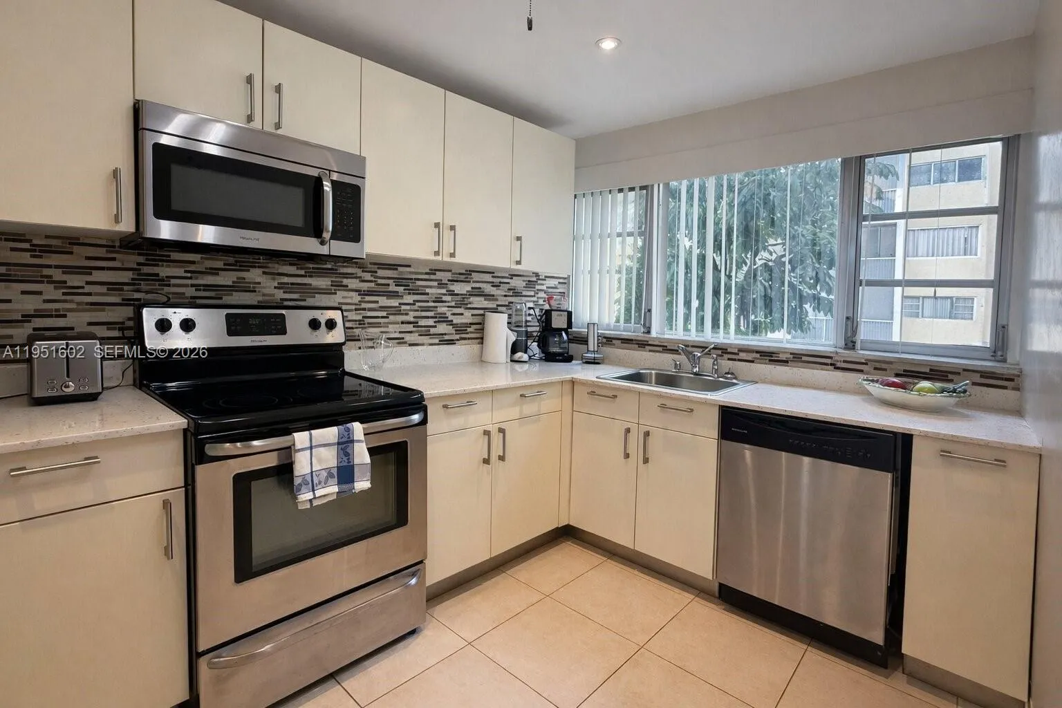 950 Ne 199th St 2h, Miami, Florida 33179, Miami, Florida 33179, 2 Bedrooms Bedrooms, ,2 BathroomsBathrooms,Residential,For Sale,950 Ne 199th St 2h, Miami, Florida 33179,A11951602