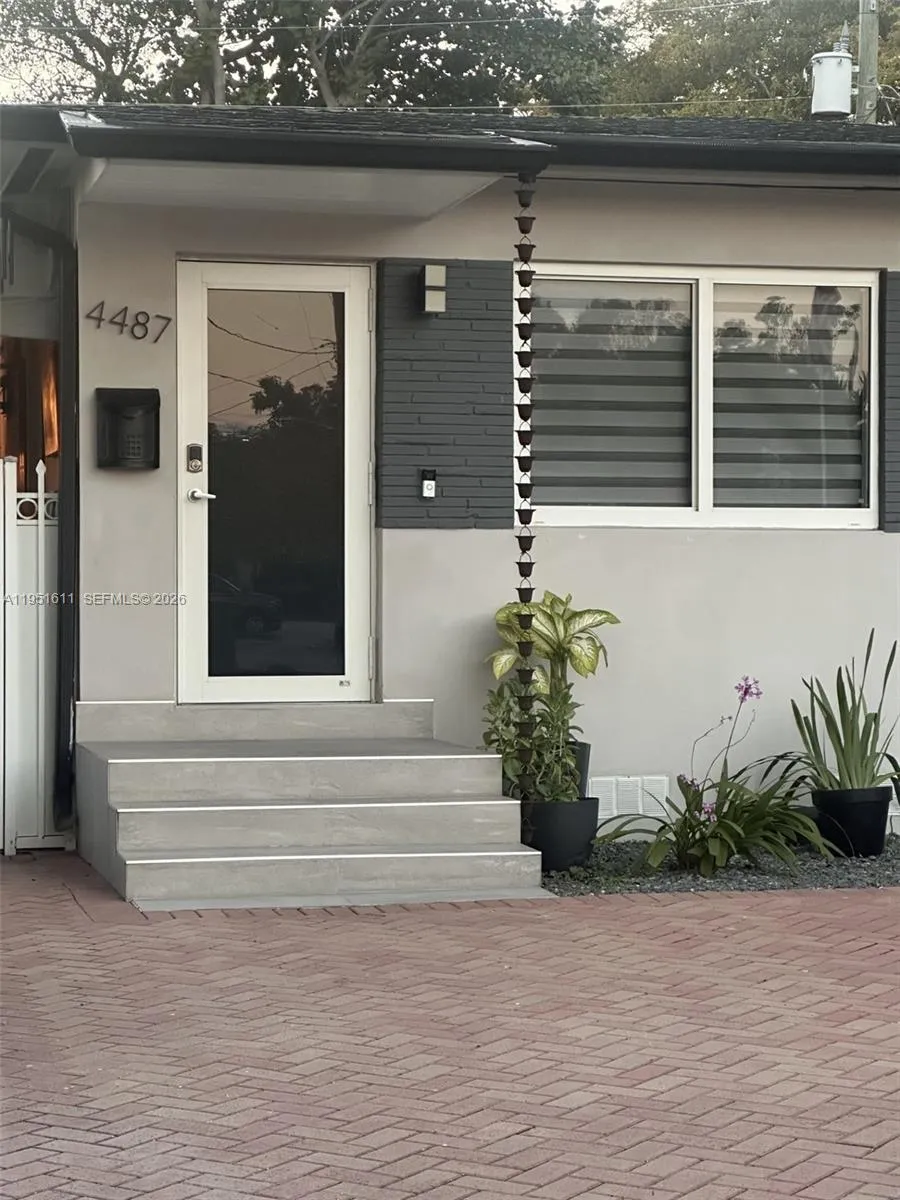 4485 Sw 7th St, Miami, Florida 33134, Miami, Florida 33134, ,Residential Income,For Sale,4485 Sw 7th St, Miami, Florida 33134,A11951611