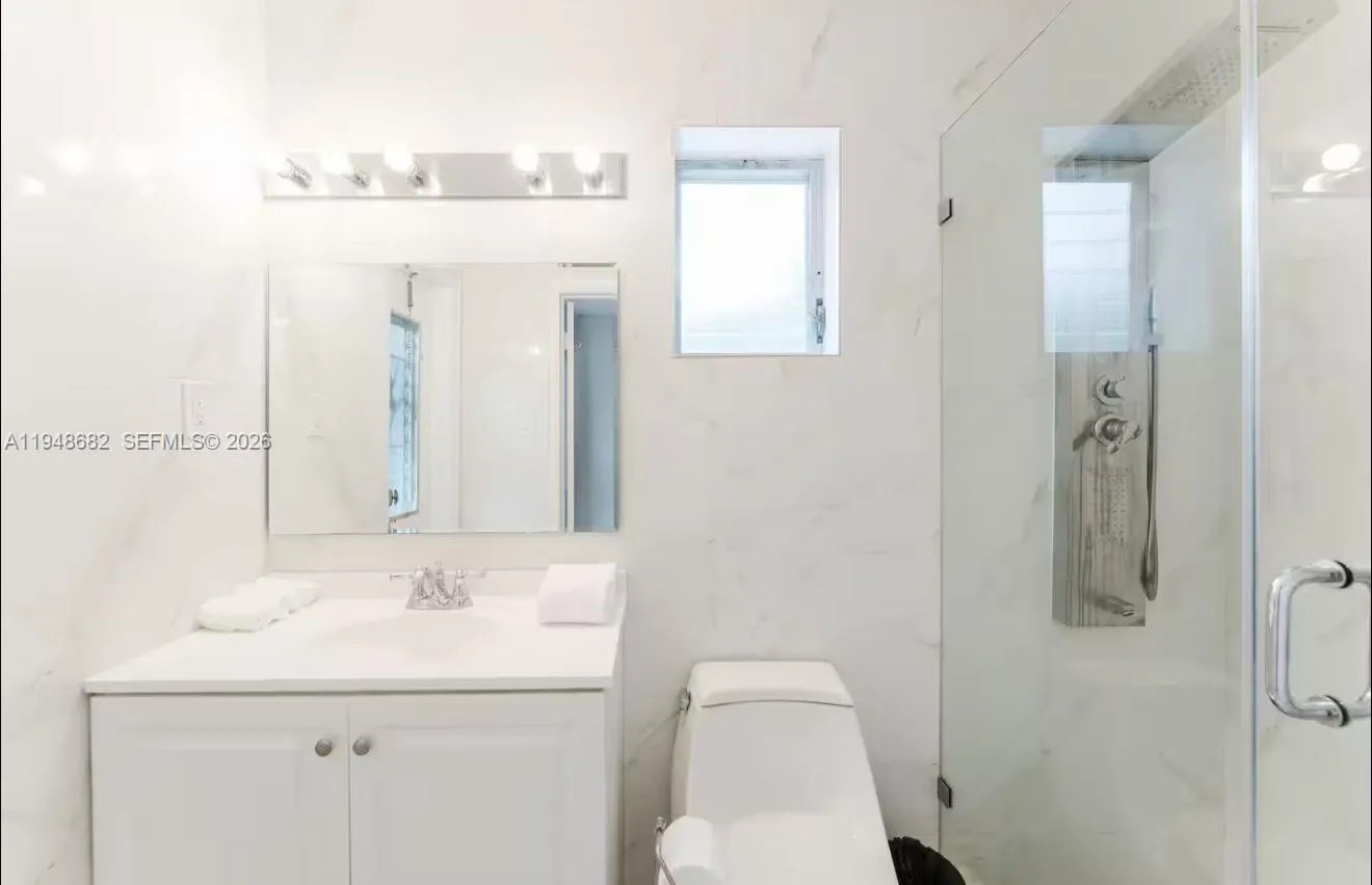 4017 Monroe St 0, Hollywood, Florida 33021, Hollywood, Florida 33021, 4 Bedrooms Bedrooms, ,2 BathroomsBathrooms,Residential Lease,For Rent,4017 Monroe St 0, Hollywood, Florida 33021,A11948682