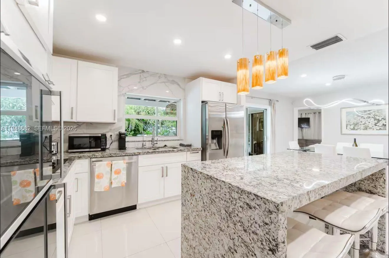 4017 Monroe St 0, Hollywood, Florida 33021, Hollywood, Florida 33021, 4 Bedrooms Bedrooms, ,2 BathroomsBathrooms,Residential Lease,For Rent,4017 Monroe St 0, Hollywood, Florida 33021,A11948682