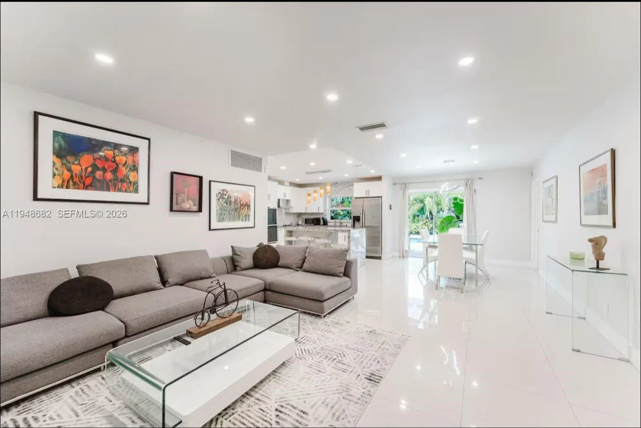 4017 Monroe St 0, Hollywood, Florida 33021, Hollywood, Florida 33021, 4 Bedrooms Bedrooms, ,2 BathroomsBathrooms,Residential Lease,For Rent,4017 Monroe St 0, Hollywood, Florida 33021,A11948682