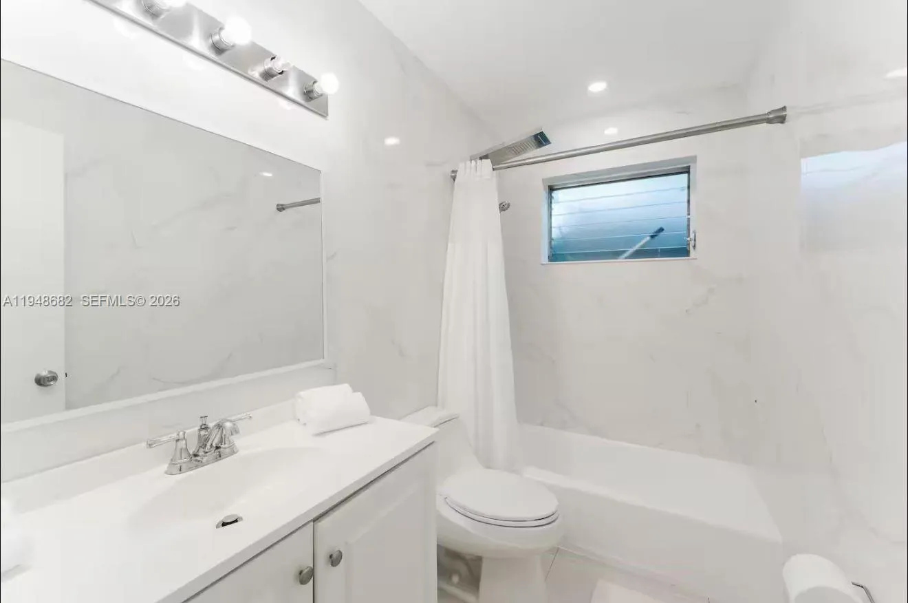 4017 Monroe St 0, Hollywood, Florida 33021, Hollywood, Florida 33021, 4 Bedrooms Bedrooms, ,2 BathroomsBathrooms,Residential Lease,For Rent,4017 Monroe St 0, Hollywood, Florida 33021,A11948682