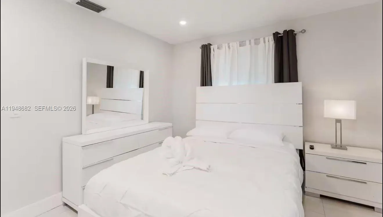 4017 Monroe St 0, Hollywood, Florida 33021, Hollywood, Florida 33021, 4 Bedrooms Bedrooms, ,2 BathroomsBathrooms,Residential Lease,For Rent,4017 Monroe St 0, Hollywood, Florida 33021,A11948682