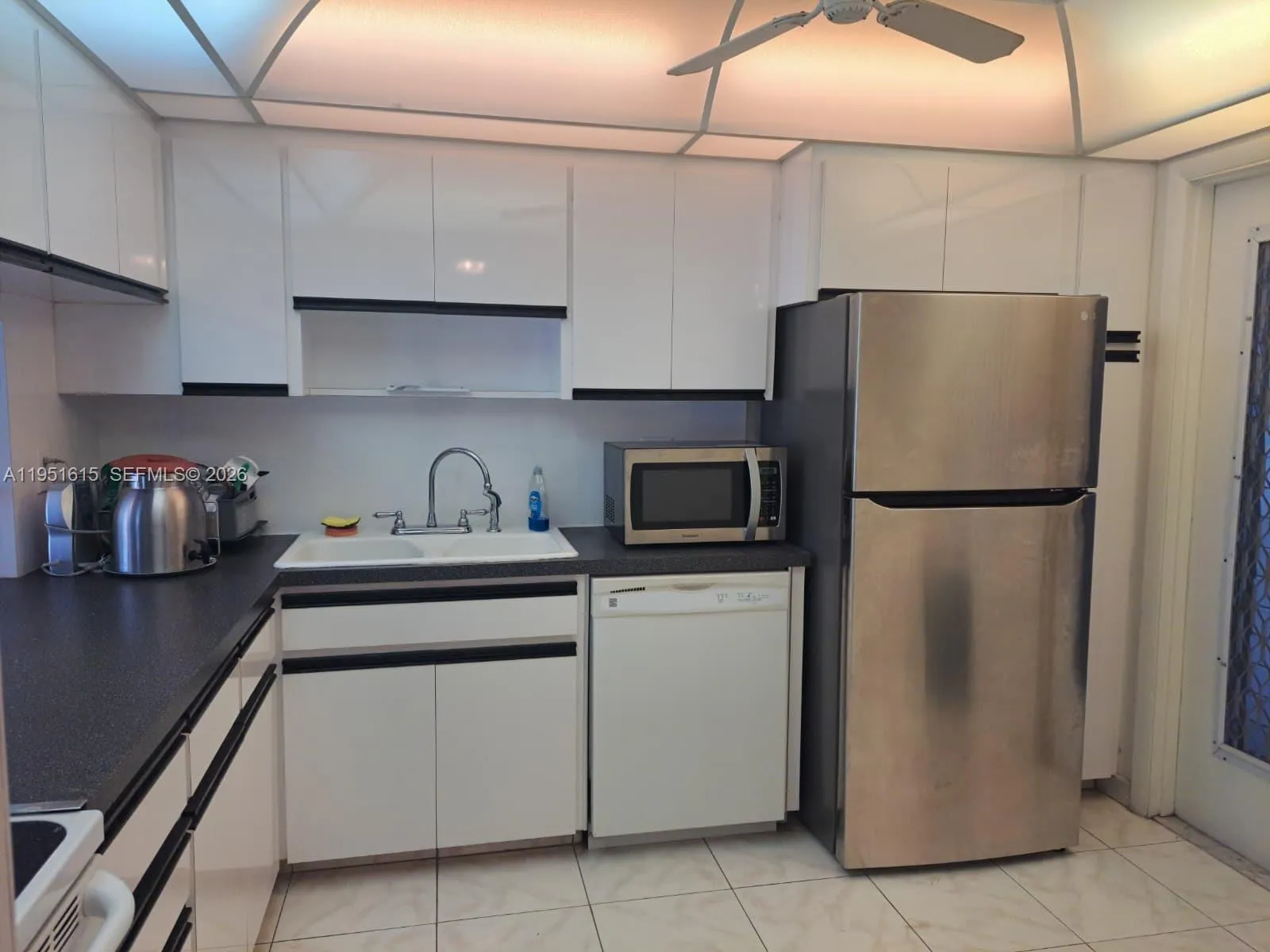 330 Se 2nd St 305h, Hallandale Beach, Florida 3300, Hallandale Beach, Florida 33009, 2 Bedrooms Bedrooms, ,2 BathroomsBathrooms,Residential Lease,For Rent,330 Se 2nd St 305h, Hallandale Beach, Florida 3300,A11951615