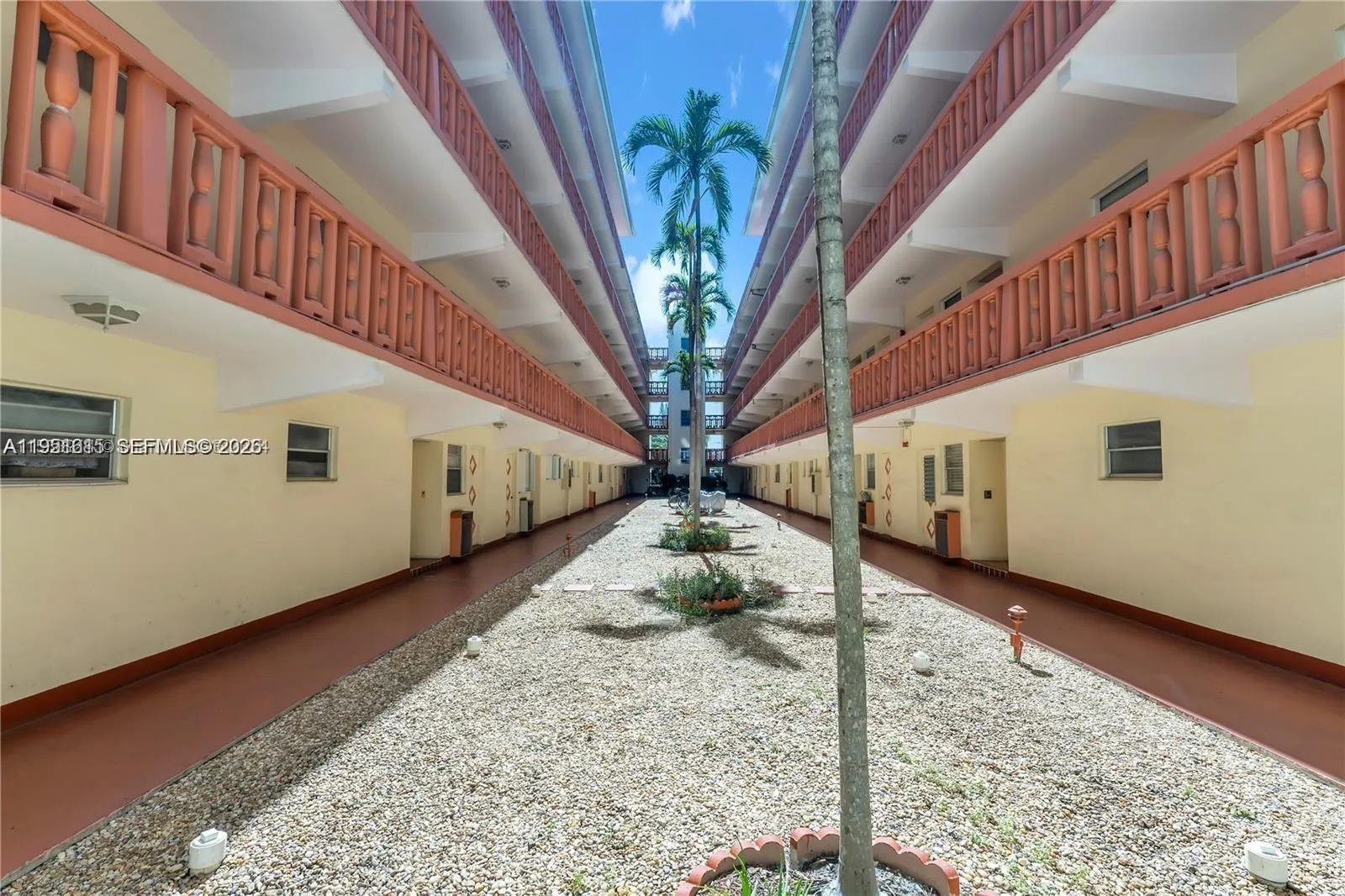 330 Se 2nd St 305h, Hallandale Beach, Florida 3300, Hallandale Beach, Florida 33009, 2 Bedrooms Bedrooms, ,2 BathroomsBathrooms,Residential Lease,For Rent,330 Se 2nd St 305h, Hallandale Beach, Florida 3300,A11951615