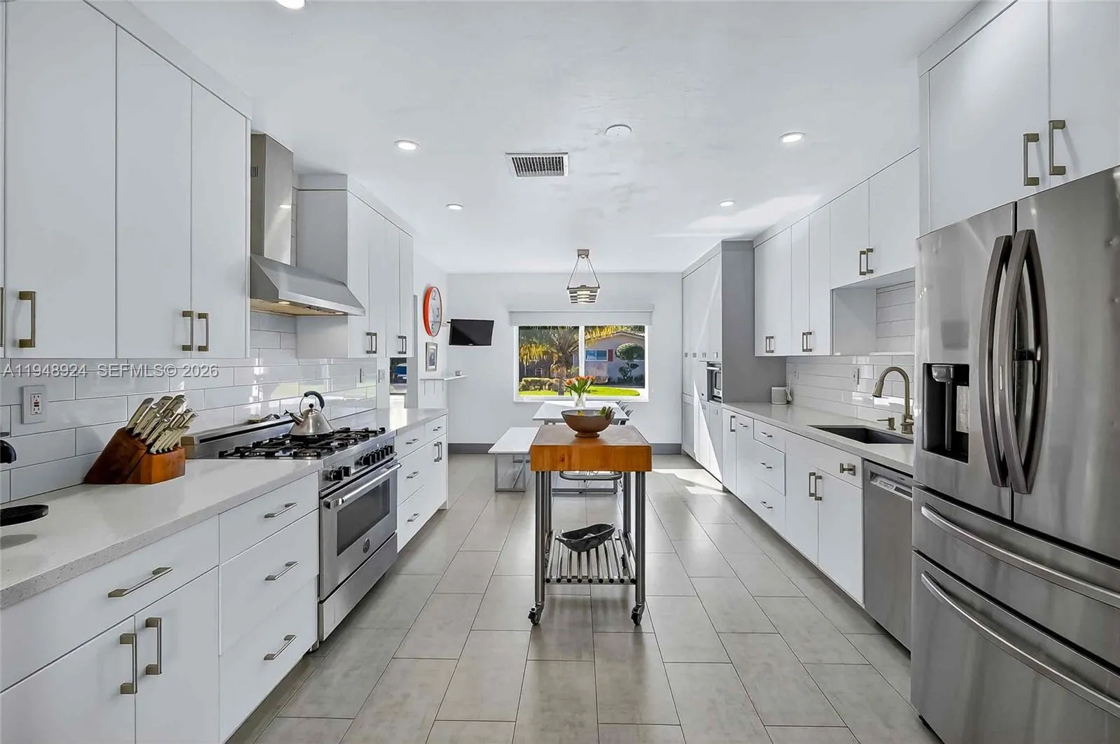 831 Ne 109th St, Biscayne Park, Florida 33161, Biscayne Park, Florida 33161, 5 Bedrooms Bedrooms, ,5 BathroomsBathrooms,Residential,For Sale,831 Ne 109th St, Biscayne Park, Florida 33161,A11948924