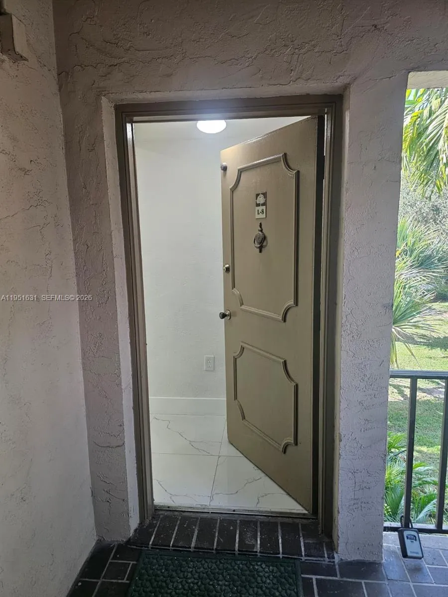 9402 Sw 77th Ave L8, Miami, Florida 33156, Miami, Florida 33156, 1 Bedroom Bedrooms, ,1 BathroomBathrooms,Residential,For Sale,9402 Sw 77th Ave L8, Miami, Florida 33156,A11951631