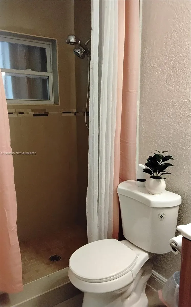 525 Nw 15th Ter, Fort Lauderdale, Florida 33311, Fort Lauderdale, Florida 33311, 3 Bedrooms Bedrooms, ,2 BathroomsBathrooms,Residential,For Sale,525 Nw 15th Ter, Fort Lauderdale, Florida 33311,A11950329