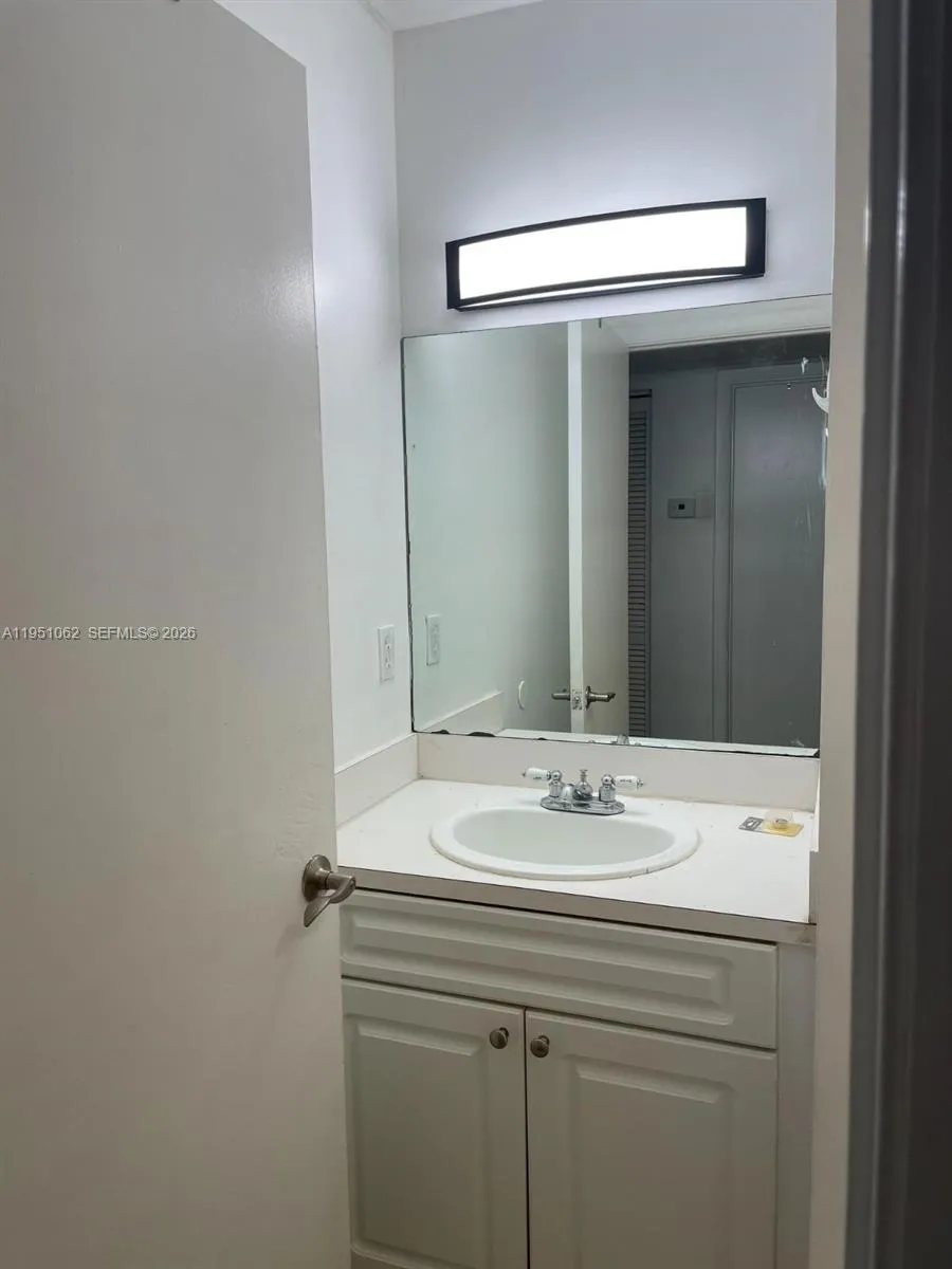 1235 Sw 46th Ave 711, Pompano Beach, Florida 33069, Pompano Beach, Florida 33069, 2 Bedrooms Bedrooms, ,1 BathroomBathrooms,Residential Lease,For Rent,1235 Sw 46th Ave 711, Pompano Beach, Florida 33069,A11951062