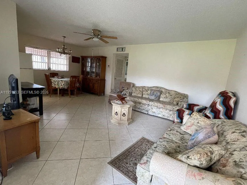 5300 Washington St S111, Hollywood, Florida 33021, Hollywood, Florida 33021, 2 Bedrooms Bedrooms, ,2 BathroomsBathrooms,Residential,For Sale,5300 Washington St S111, Hollywood, Florida 33021,A11951653