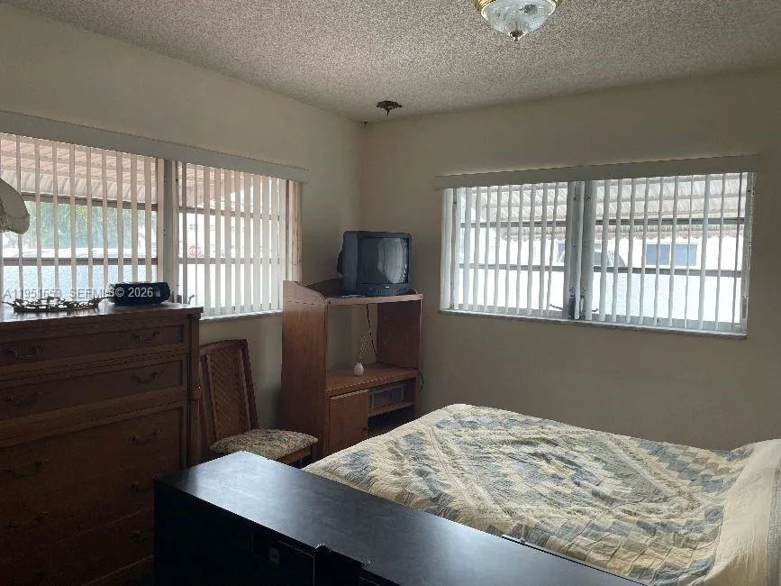 5300 Washington St S111, Hollywood, Florida 33021, Hollywood, Florida 33021, 2 Bedrooms Bedrooms, ,2 BathroomsBathrooms,Residential,For Sale,5300 Washington St S111, Hollywood, Florida 33021,A11951653