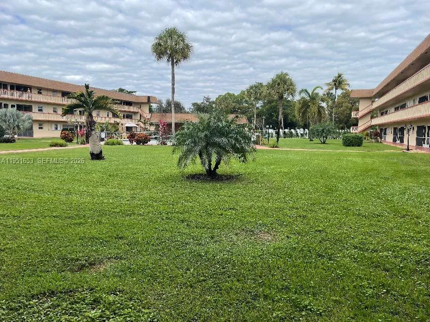 5300 Washington St S111, Hollywood, Florida 33021, Hollywood, Florida 33021, 2 Bedrooms Bedrooms, ,2 BathroomsBathrooms,Residential,For Sale,5300 Washington St S111, Hollywood, Florida 33021,A11951653