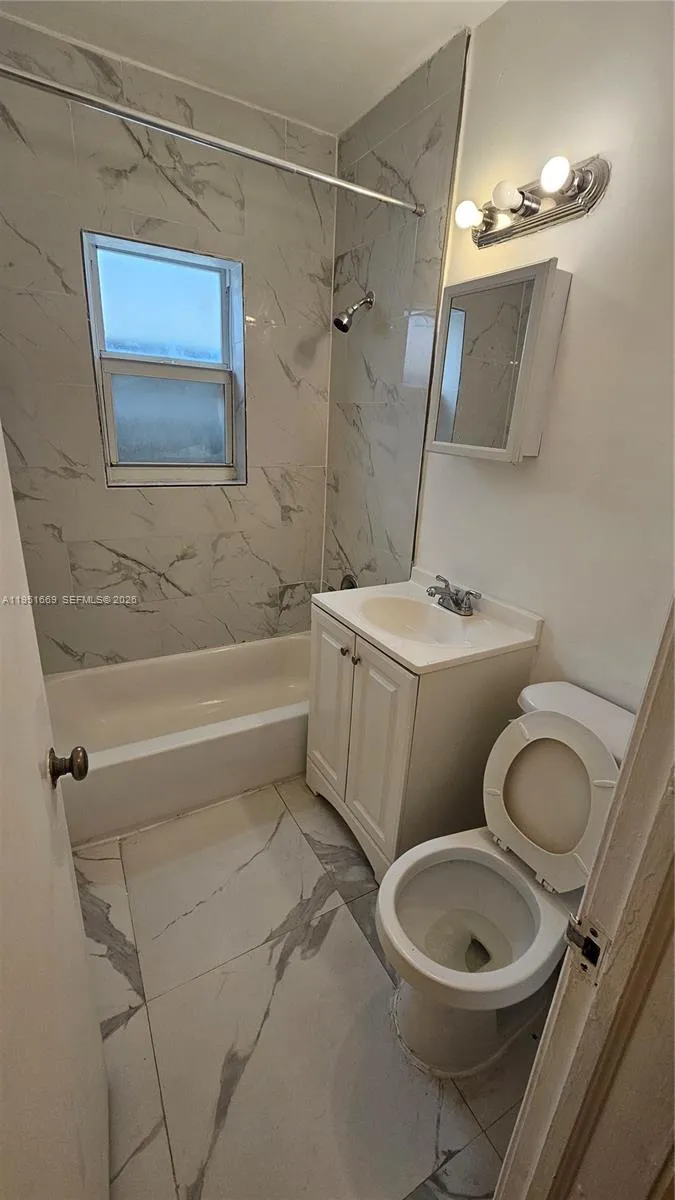 1848 Madison St 3, Hollywood, Florida 33020, Hollywood, Florida 33020, 1 Bedroom Bedrooms, ,1 BathroomBathrooms,Residential Lease,For Rent,1848 Madison St 3, Hollywood, Florida 33020,A11951669