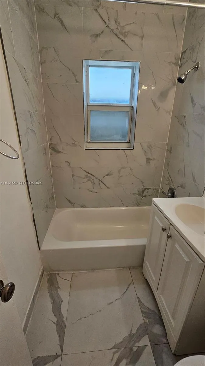 1848 Madison St 3, Hollywood, Florida 33020, Hollywood, Florida 33020, 1 Bedroom Bedrooms, ,1 BathroomBathrooms,Residential Lease,For Rent,1848 Madison St 3, Hollywood, Florida 33020,A11951669