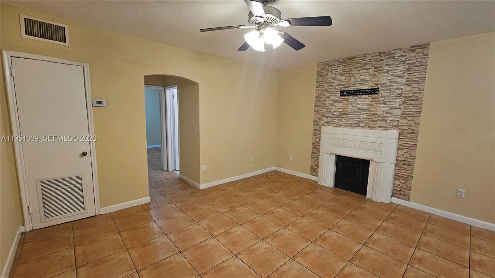 1848 Madison St 3, Hollywood, Florida 33020, Hollywood, Florida 33020, 1 Bedroom Bedrooms, ,1 BathroomBathrooms,Residential Lease,For Rent,1848 Madison St 3, Hollywood, Florida 33020,A11951669