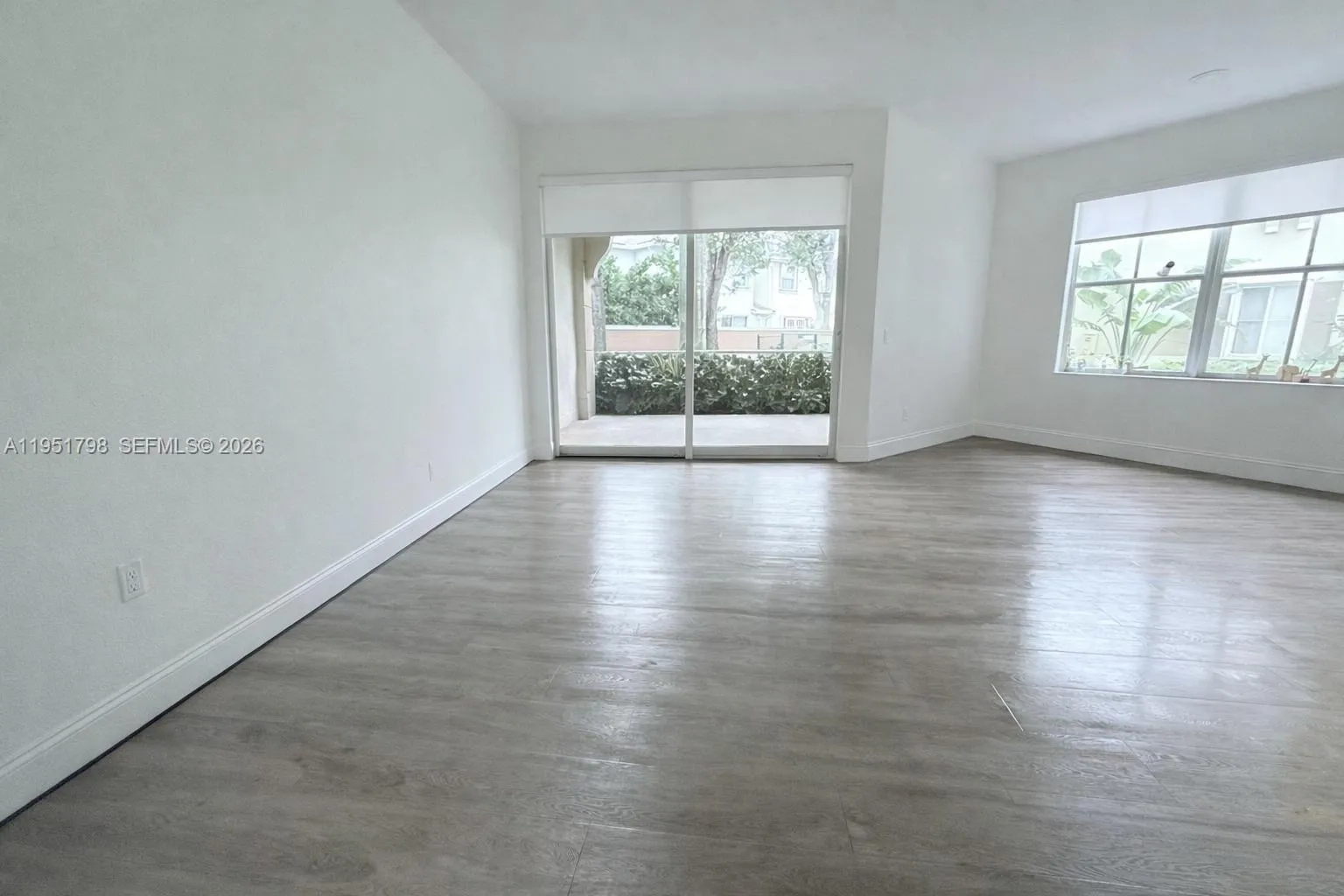 8826 W Flagler St 112, Miami, Florida 33174, Miami, Florida 33174, 3 Bedrooms Bedrooms, ,2 BathroomsBathrooms,Residential,For Sale,8826 W Flagler St 112, Miami, Florida 33174,A11951798