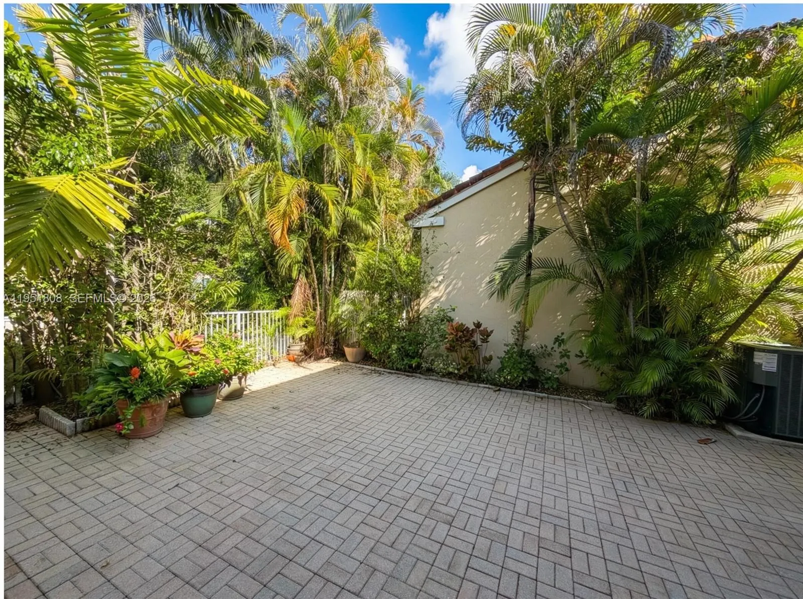 1145 W Lake St, Hollywood, Florida 33019, Hollywood, Florida 33019, 3 Bedrooms Bedrooms, 10 Rooms Rooms,2 BathroomsBathrooms,Residential,For Sale,1145 W Lake St, Hollywood, Florida 33019,A11951808