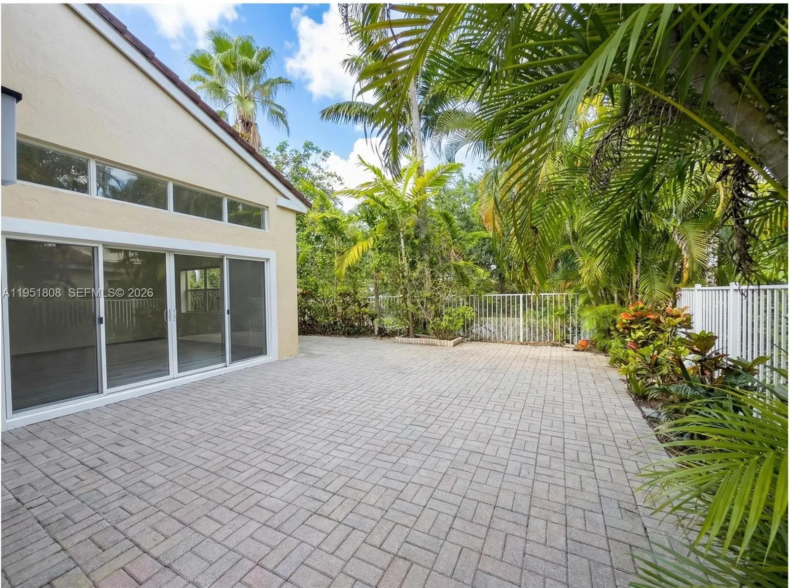 1145 W Lake St, Hollywood, Florida 33019, Hollywood, Florida 33019, 3 Bedrooms Bedrooms, 10 Rooms Rooms,2 BathroomsBathrooms,Residential,For Sale,1145 W Lake St, Hollywood, Florida 33019,A11951808