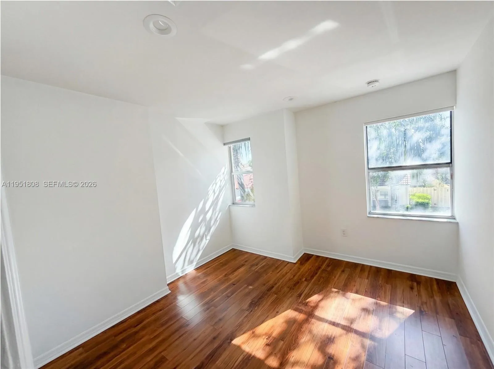 1145 W Lake St, Hollywood, Florida 33019, Hollywood, Florida 33019, 3 Bedrooms Bedrooms, 10 Rooms Rooms,2 BathroomsBathrooms,Residential,For Sale,1145 W Lake St, Hollywood, Florida 33019,A11951808