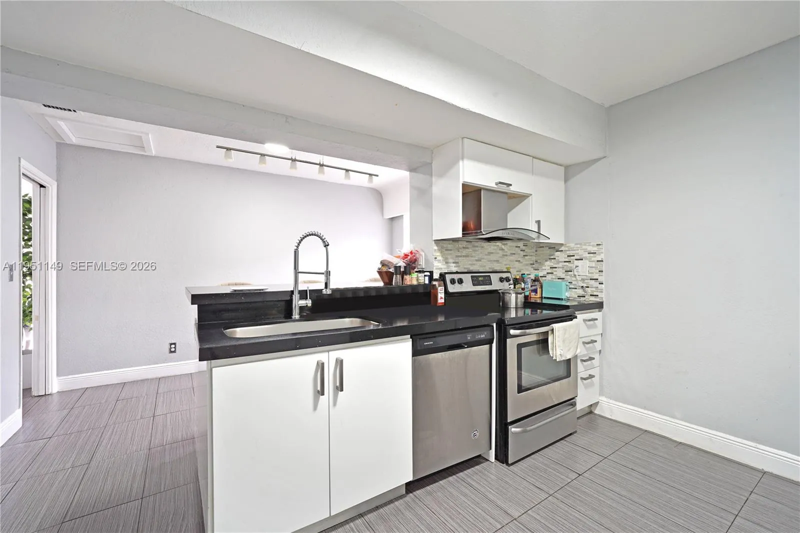 2534 Monroe St, Hollywood, Florida 33020, Hollywood, Florida 33020, 3 Bedrooms Bedrooms, ,2 BathroomsBathrooms,Residential,For Sale,2534 Monroe St, Hollywood, Florida 33020,A11951149