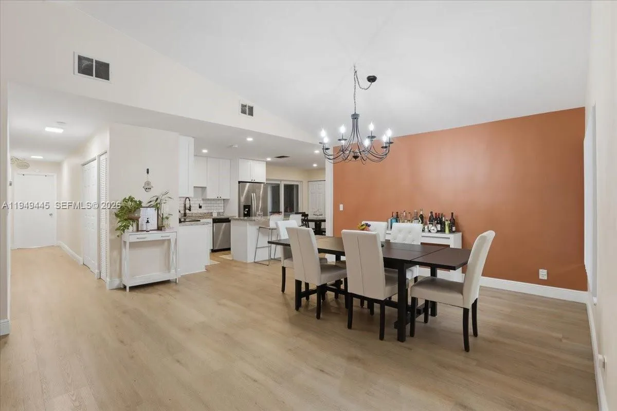 8615 Bridle Path Ct, Davie, Florida 33328, Davie, Florida 33328, 3 Bedrooms Bedrooms, ,2 BathroomsBathrooms,Residential,For Sale,8615 Bridle Path Ct, Davie, Florida 33328,A11949445