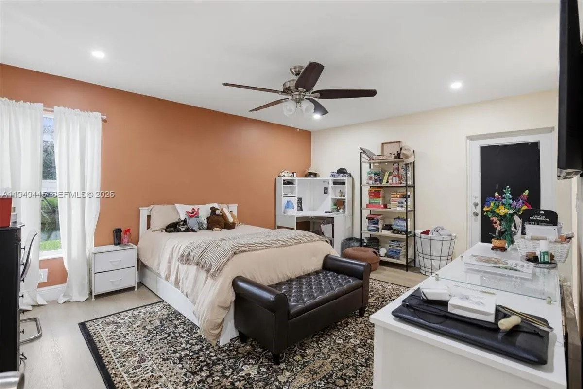 8615 Bridle Path Ct, Davie, Florida 33328, Davie, Florida 33328, 3 Bedrooms Bedrooms, ,2 BathroomsBathrooms,Residential,For Sale,8615 Bridle Path Ct, Davie, Florida 33328,A11949445