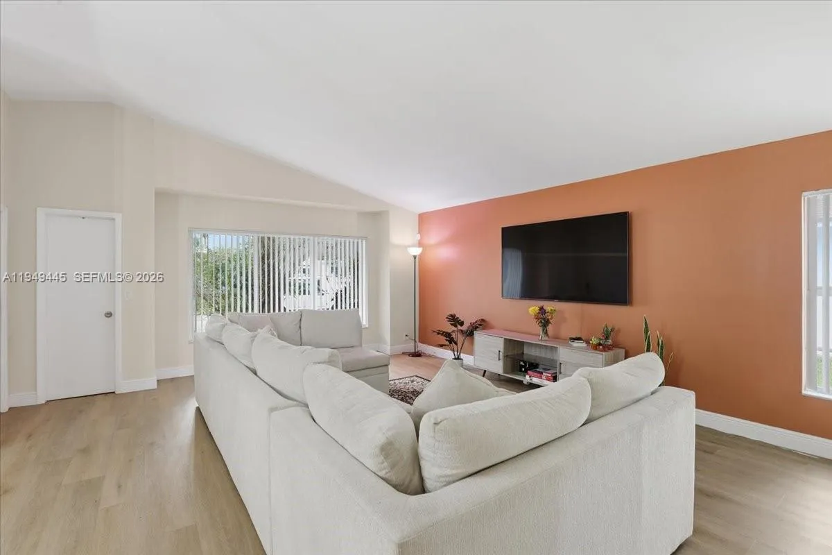 8615 Bridle Path Ct, Davie, Florida 33328, Davie, Florida 33328, 3 Bedrooms Bedrooms, ,2 BathroomsBathrooms,Residential,For Sale,8615 Bridle Path Ct, Davie, Florida 33328,A11949445