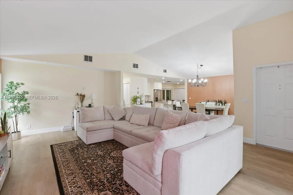 8615 Bridle Path Ct, Davie, Florida 33328, Davie, Florida 33328, 3 Bedrooms Bedrooms, ,2 BathroomsBathrooms,Residential,For Sale,8615 Bridle Path Ct, Davie, Florida 33328,A11949445