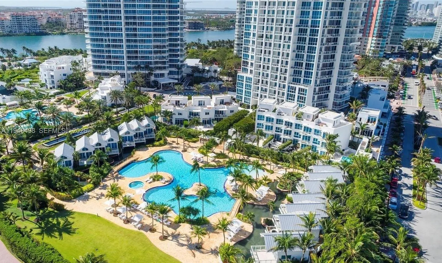 50 S Pointe Dr Twn2, Miami Beach, Florida 33139, Miami Beach, Florida 33139, 4 Bedrooms Bedrooms, ,4 BathroomsBathrooms,Residential Lease,For Rent,50 S Pointe Dr Twn2, Miami Beach, Florida 33139,A11948498