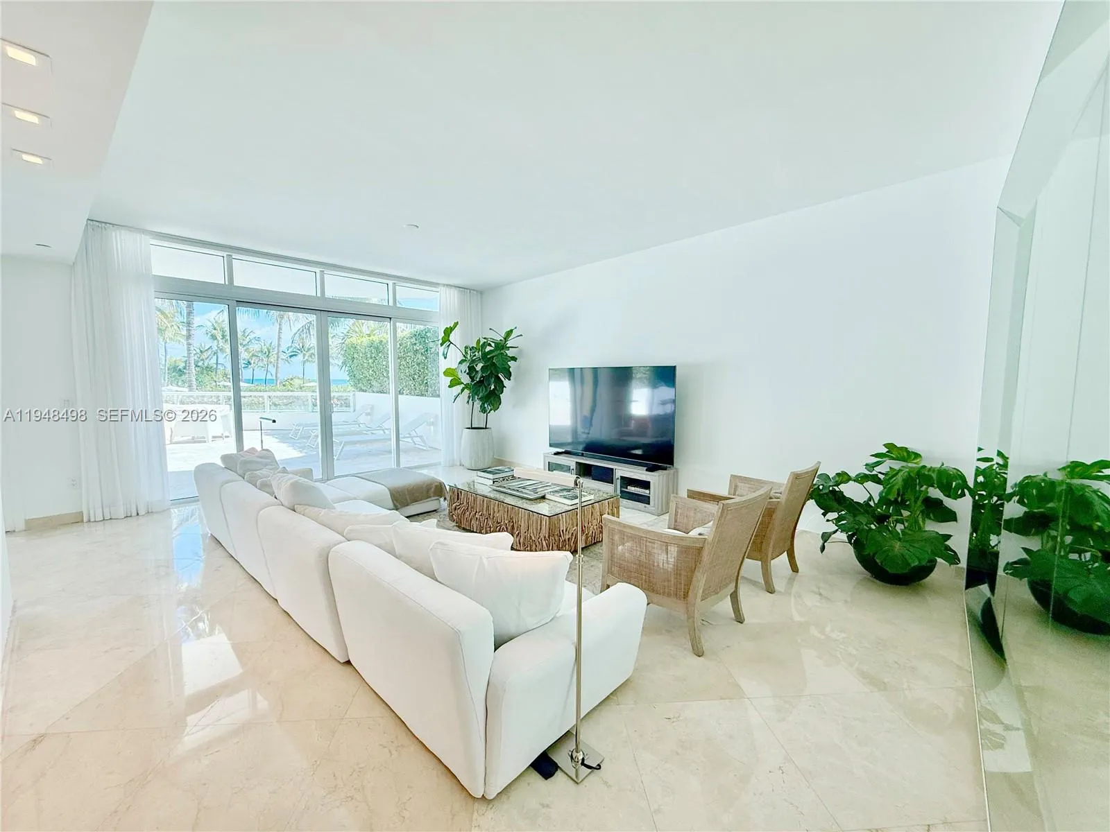 50 S Pointe Dr Twn2, Miami Beach, Florida 33139, Miami Beach, Florida 33139, 4 Bedrooms Bedrooms, ,4 BathroomsBathrooms,Residential Lease,For Rent,50 S Pointe Dr Twn2, Miami Beach, Florida 33139,A11948498