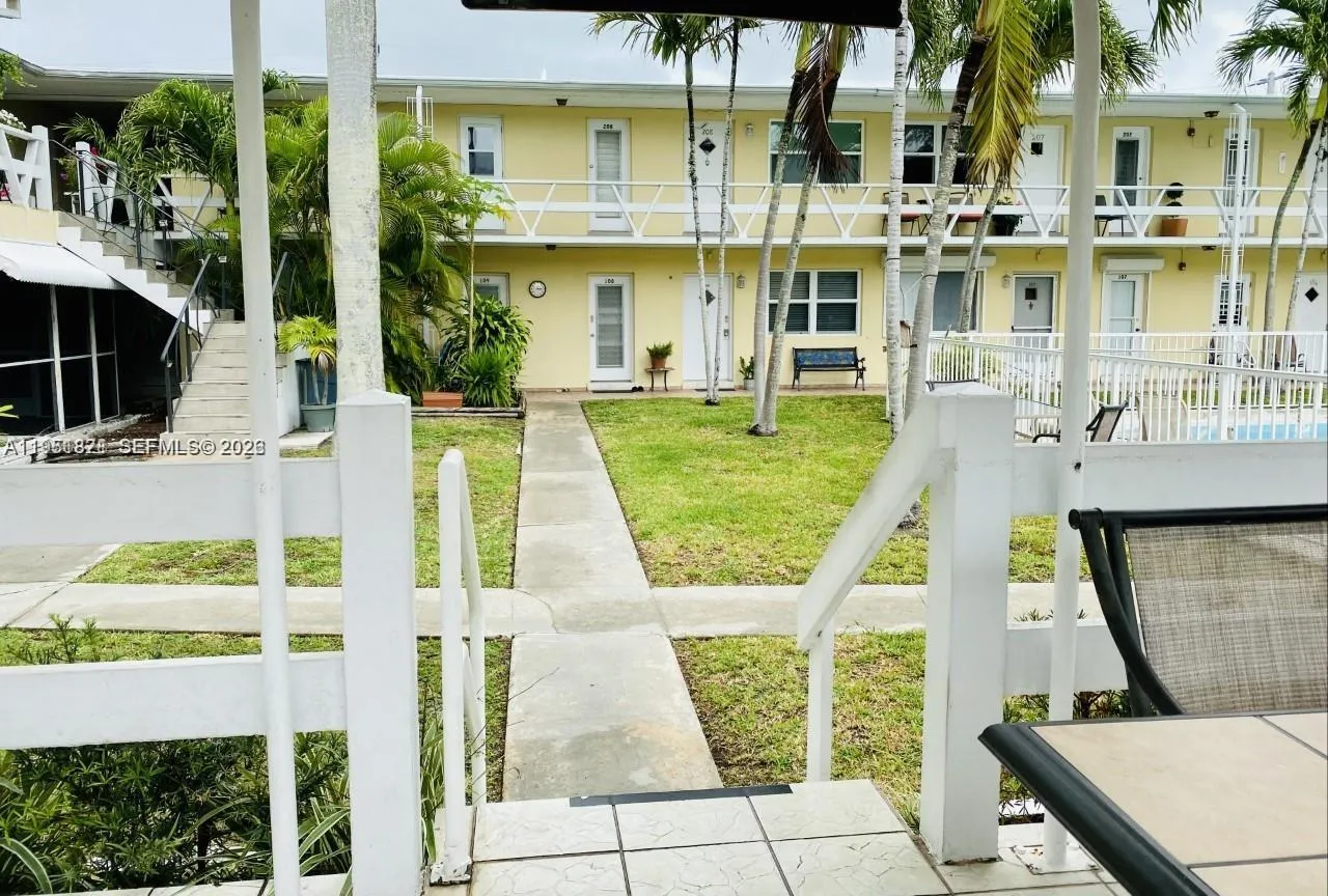 North Miami, Florida 33181, 1 Bedroom Bedrooms, ,1 BathroomBathrooms,Residential,For Sale,A11951871