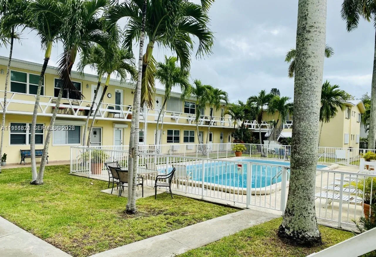 North Miami, Florida 33181, 1 Bedroom Bedrooms, ,1 BathroomBathrooms,Residential,For Sale,A11951871