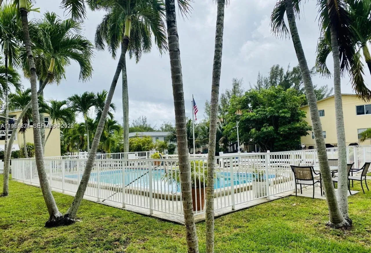 North Miami, Florida 33181, 1 Bedroom Bedrooms, ,1 BathroomBathrooms,Residential,For Sale,A11951871