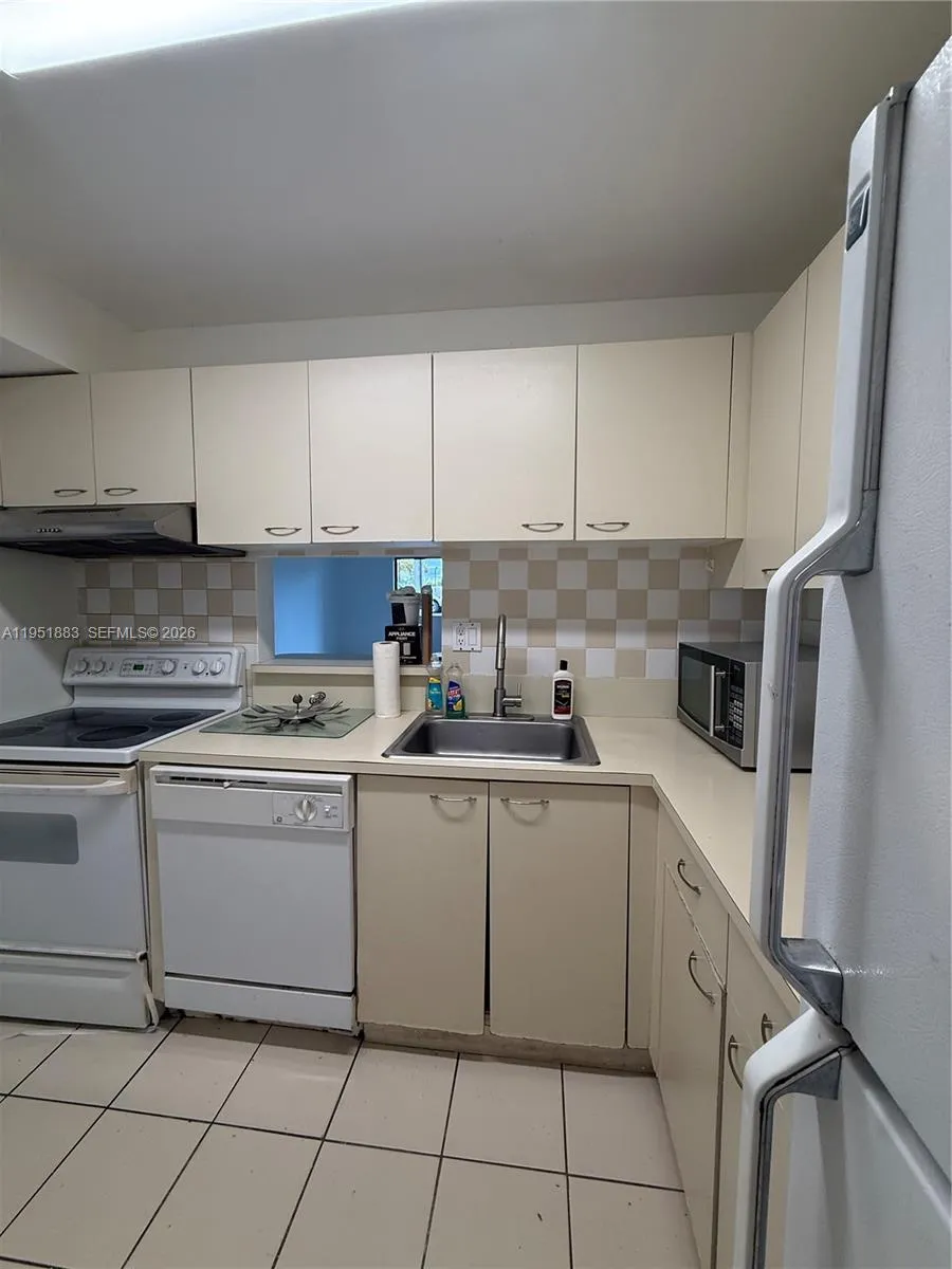 10431 N Kendall Dr D104, Miami, Florida 33176, Miami, Florida 33176, 2 Bedrooms Bedrooms, ,1 BathroomBathrooms,Residential,For Sale,10431 N Kendall Dr D104, Miami, Florida 33176,A11951883