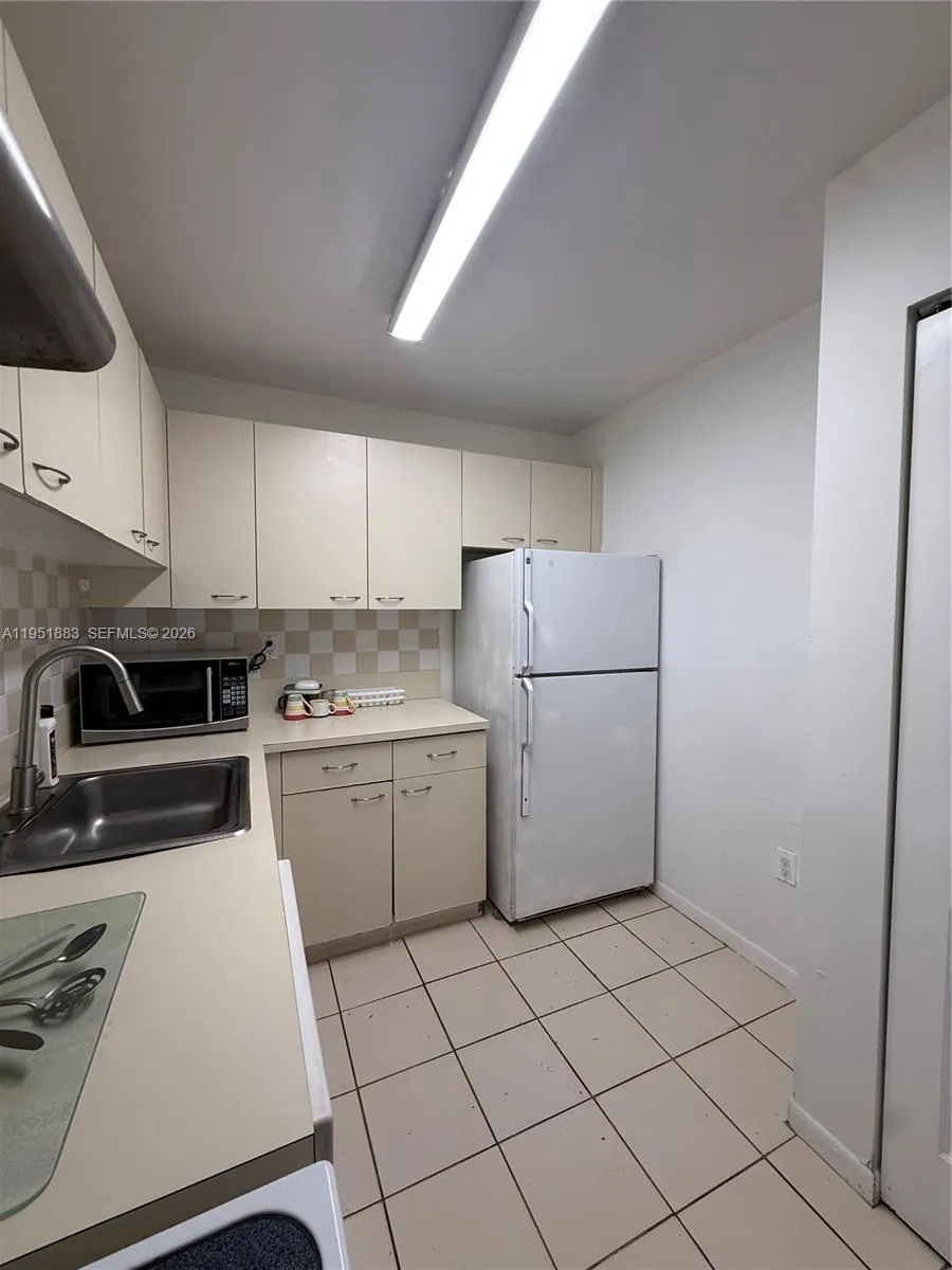 10431 N Kendall Dr D104, Miami, Florida 33176, Miami, Florida 33176, 2 Bedrooms Bedrooms, ,1 BathroomBathrooms,Residential,For Sale,10431 N Kendall Dr D104, Miami, Florida 33176,A11951883